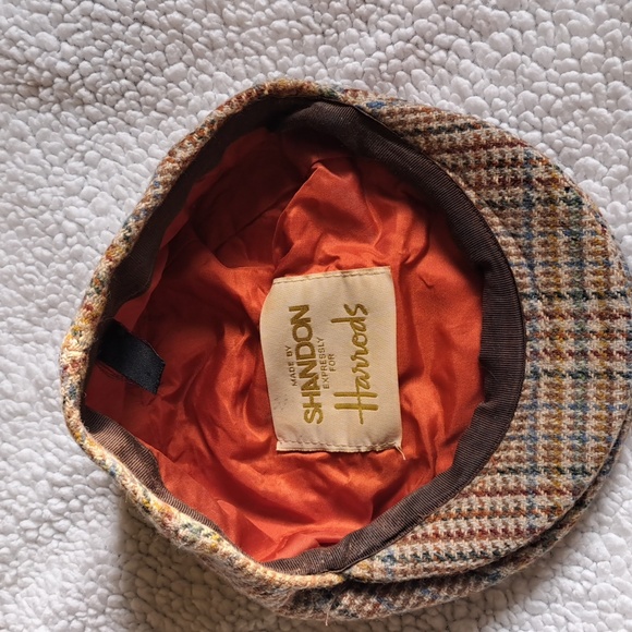 WINTER HAT - Picture 2 of 4